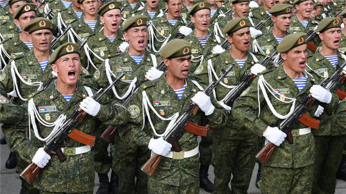 Новый вид службы: участие женщин в военной базе в Таджикистане