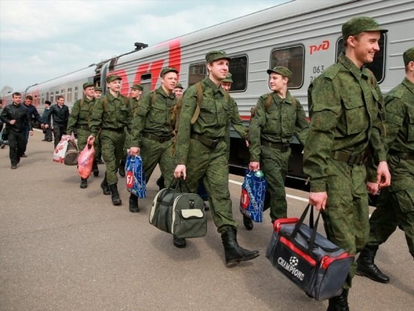 Продолжительность командировки для срочника: законность переброски в поля под Курском